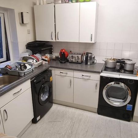 Spacious Room With Kichenet Rotherham Exterior foto