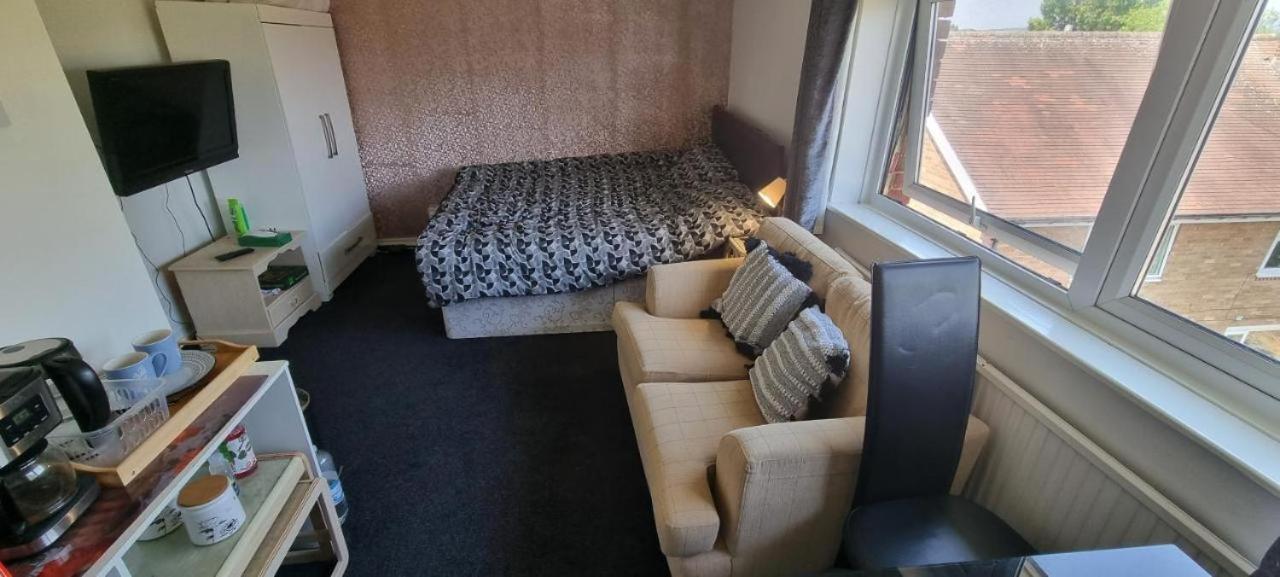 Spacious Room With Kichenet Rotherham Exterior foto