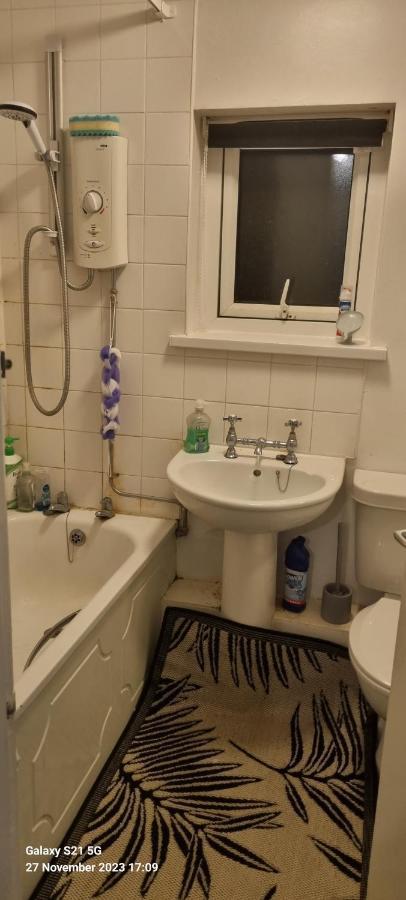 Spacious Room With Kichenet Rotherham Exterior foto